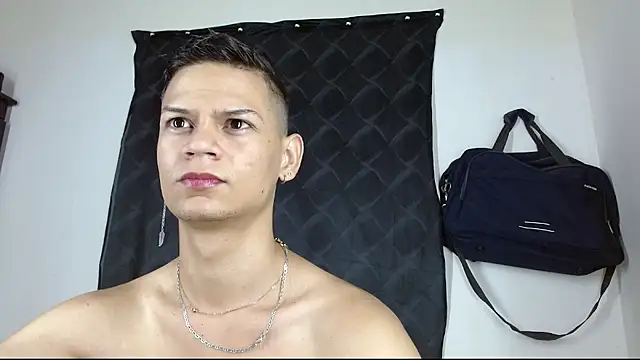 axce1 boy24 online show from October 28, 2025, 12:30 pm