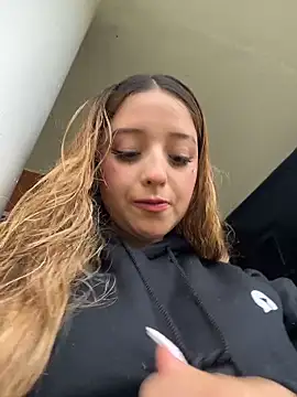 Baby  Otaku online show from April 5, 2026, 9:12 pm