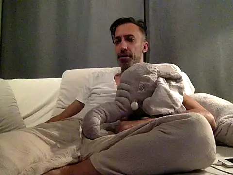 who am i x404 online show from September 13, 2025, 9:47 pm