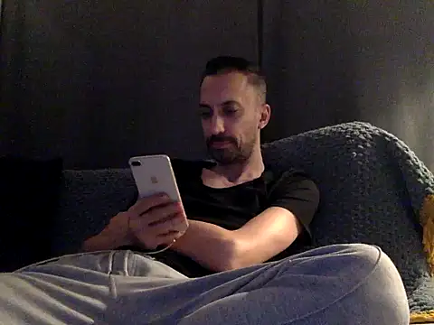 who am i x404 online show from January 12, 2026, 8:14 pm