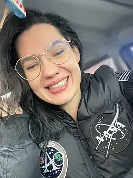 Snapshot of MeekyRich chatting on November 21, 2025, 8:46 am MeekyRich online show from November 21, 2025, 8:46 am