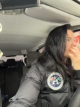 Snapshot of MeekyRich chatting on December 2, 2025, 5:13 am MeekyRich online show from December 2, 2025, 5:13 am