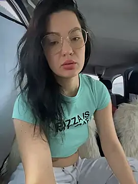 Snapshot of MeekyRich chatting on December 15, 2025, 3:22 am MeekyRich online show from December 15, 2025, 3:22 am