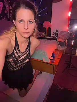 MiaMega online show from July 23, 2026, 10:08 pm