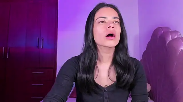 BellaSun  online show from October 9, 2025, 4:54 am