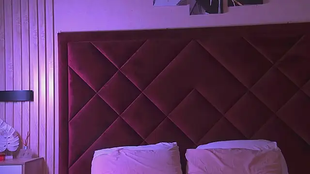 StacyHarland online show from October 2, 2025, 4:30 am