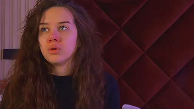 StacyHarland online show from November 17, 2025, 5:02 am