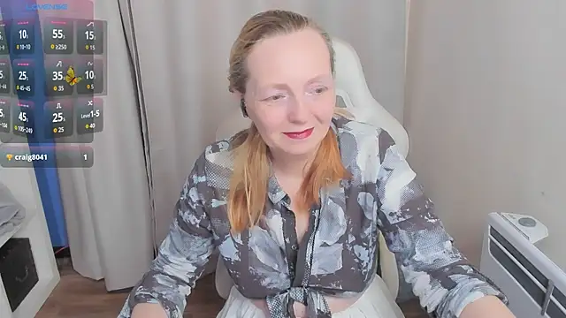 Snapshot of Karen_Villis chatting on November 17, 2025, 9:59 am Karen Villis online show from November 17, 2025, 9:59 am