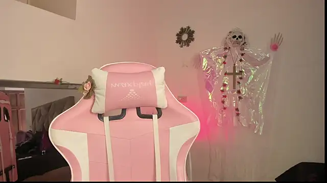 Paprika  online show from October 26, 2025, 6:36 pm