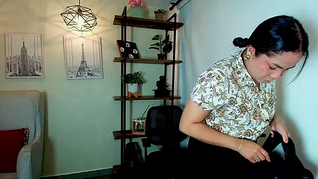  Victoria Collins online show from March 10, 2026, 11:59 am