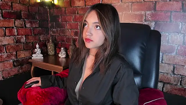 Victoriaa2 Doll online show from February 18, 2026, 12:45 pm