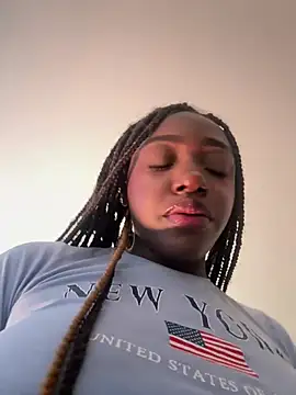 Snapshot of alissradiante1 chatting on February 26, 2026, 11:04 pm alissradiante1 online show from February 26, 2026, 11:04 pm