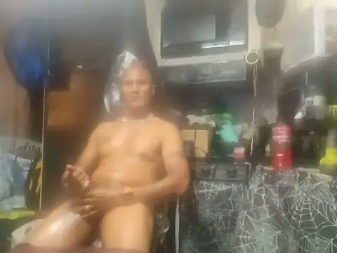 badboy2u2025 online show from May 17, 2026, 3:48 am