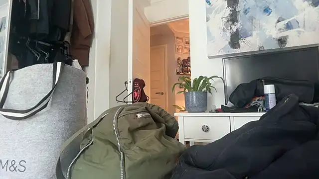 CloudyMuscleBeefy online show from April 2, 2026, 11:52 am