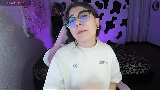 abbie jensen  online show from November 30, 2025, 12:47 am