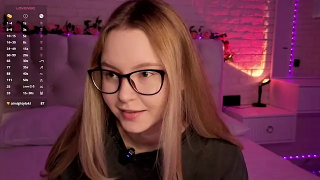 FlowersLover online show from November 9, 2025, 9:02 pm