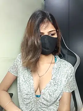 Isha Sax online show from October 1, 2025, 7:14 am