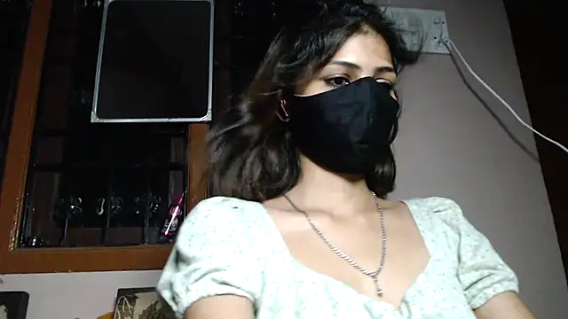 Isha Sax online show from October 9, 2025, 8:29 pm