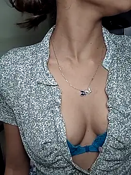 Isha Sax online show from February 12, 2026, 11:49 am