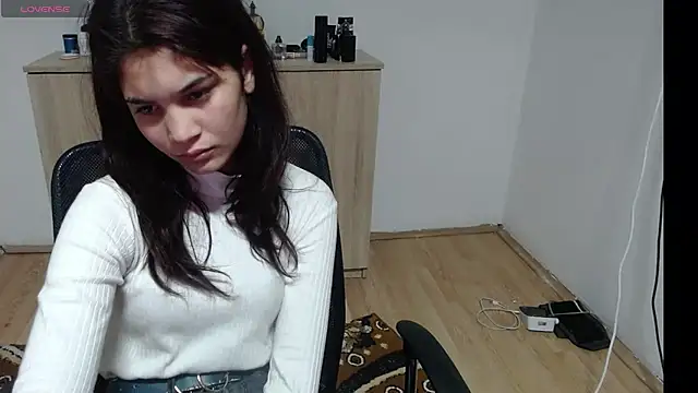 MalloryMyers online show from October 27, 2025, 8:35 pm