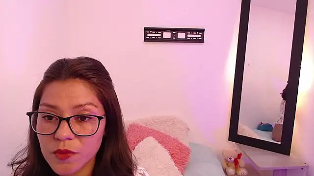 renataj online show from December 3, 2025, 11:36 pm