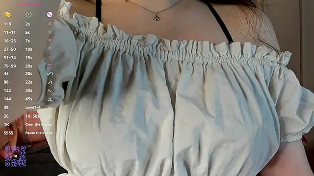 JulianaChapel online show from September 19, 2025, 8:05 am