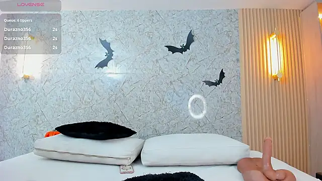 Antonella west online show from October 31, 2025, 8:43 pm