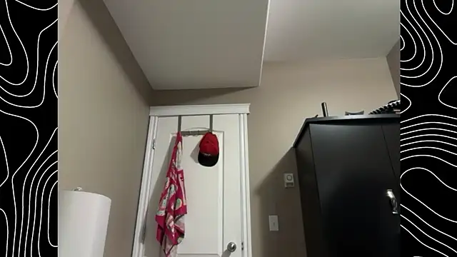 Snapshot of lustylyndon chatting on November 24, 2025, 4:40 pm lustylyndon online show from November 24, 2025, 4:40 pm