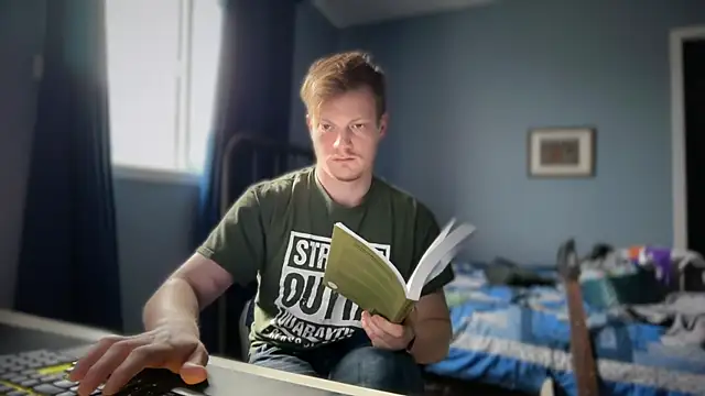 lustylyndon online show from April 7, 2026, 3:23 pm