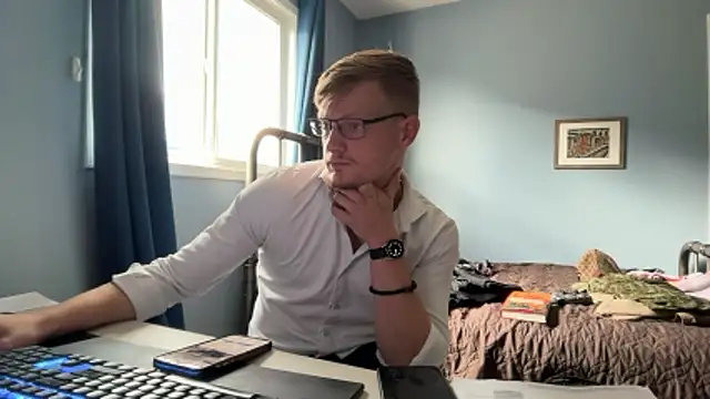lustylyndon online show from June 10, 2026, 2:49 pm
