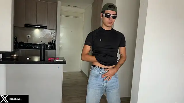 zoneboys online show from December 18, 2025, 6:58 pm