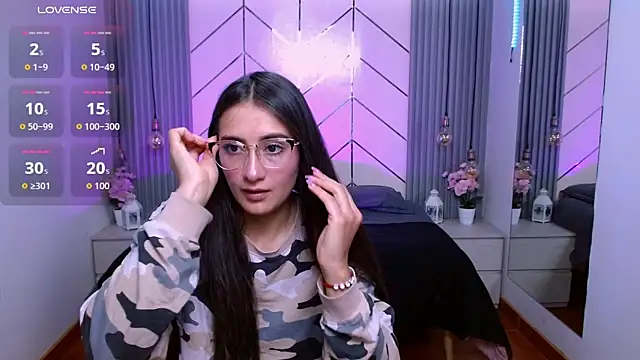 alesiamoore online show from March 11, 2026, 2:01 pm