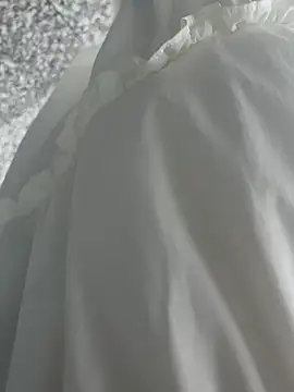 xiaoyuan01 online show from September 12, 2025, 3:06 am