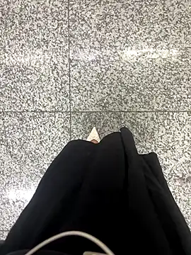 xiaoyuan01 online show from September 16, 2025, 1:28 am