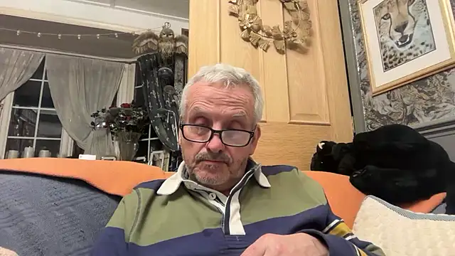 Snapshot of poggles chatting on March 14, 2026, 10:26 pm poggles online show from March 14, 2026, 10:26 pm