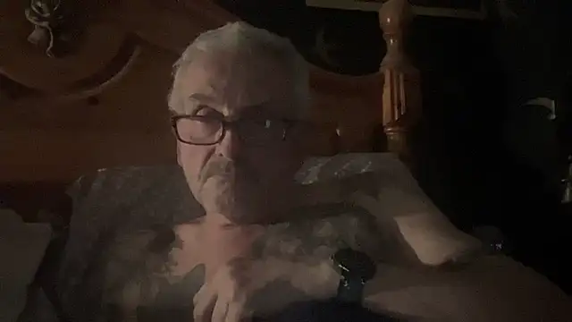 Snapshot of poggles chatting on March 28, 2026, 9:14 pm poggles online show from March 28, 2026, 9:14 pm