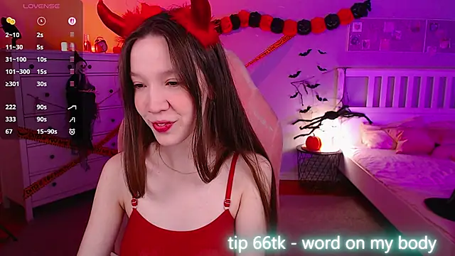 Shriya Sarann online show from October 26, 2025, 2:12 pm