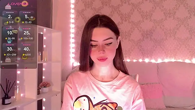 Snapshot of HolyMiax chatting on October 23, 2025, 3:50 am HolyMiax online show from October 23, 2025, 3:50 am