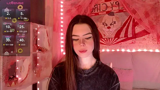 Snapshot of HolyMiax chatting on October 29, 2025, 3:53 am HolyMiax online show from October 29, 2025, 3:53 am