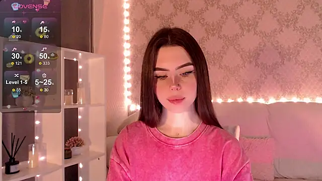 Snapshot of HolyMiax chatting on November 7, 2025, 3:28 am HolyMiax online show from November 7, 2025, 3:28 am