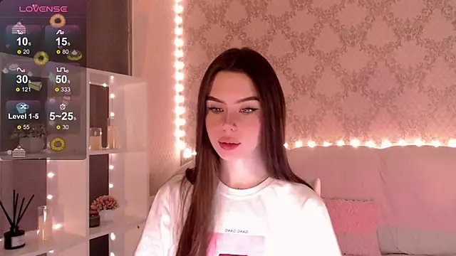 Snapshot of HolyMiax chatting on November 9, 2025, 3:05 am HolyMiax online show from November 9, 2025, 3:05 am