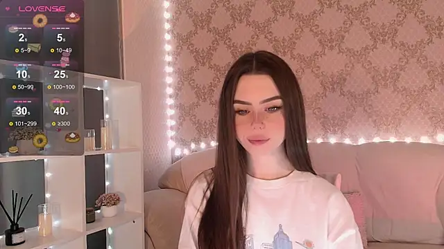 Snapshot of HolyMiax chatting on November 17, 2025, 3:34 am HolyMiax online show from November 17, 2025, 3:34 am