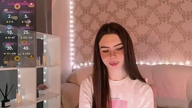 Snapshot of HolyMiax chatting on November 27, 2025, 3:41 am HolyMiax online show from November 27, 2025, 3:41 am