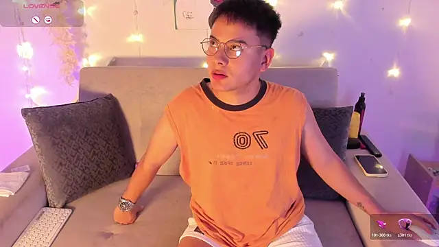Snapshot of Young_Ben chatting on July 10, 2026, 7:01 am Young Ben online show from July 10, 2026, 7:01 am
