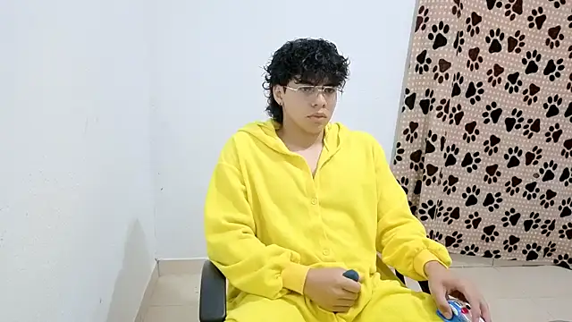 Snapshot of Kei_Dream chatting on October 30, 2025, 3:57 pm Kei Dream online show from October 30, 2025, 3:57 pm