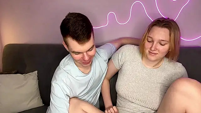 julielourens online show from November 10, 2025, 8:35 am