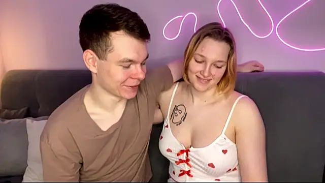 julielourens online show from November 25, 2025, 8:36 am