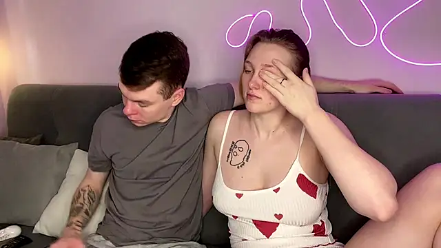 julielourens online show from November 26, 2025, 7:20 am