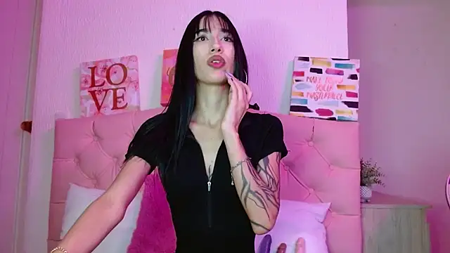 London Sophia19 online show from September 28, 2025, 3:12 am
