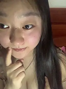 xialuo25 online show from February 24, 2026, 1:58 am